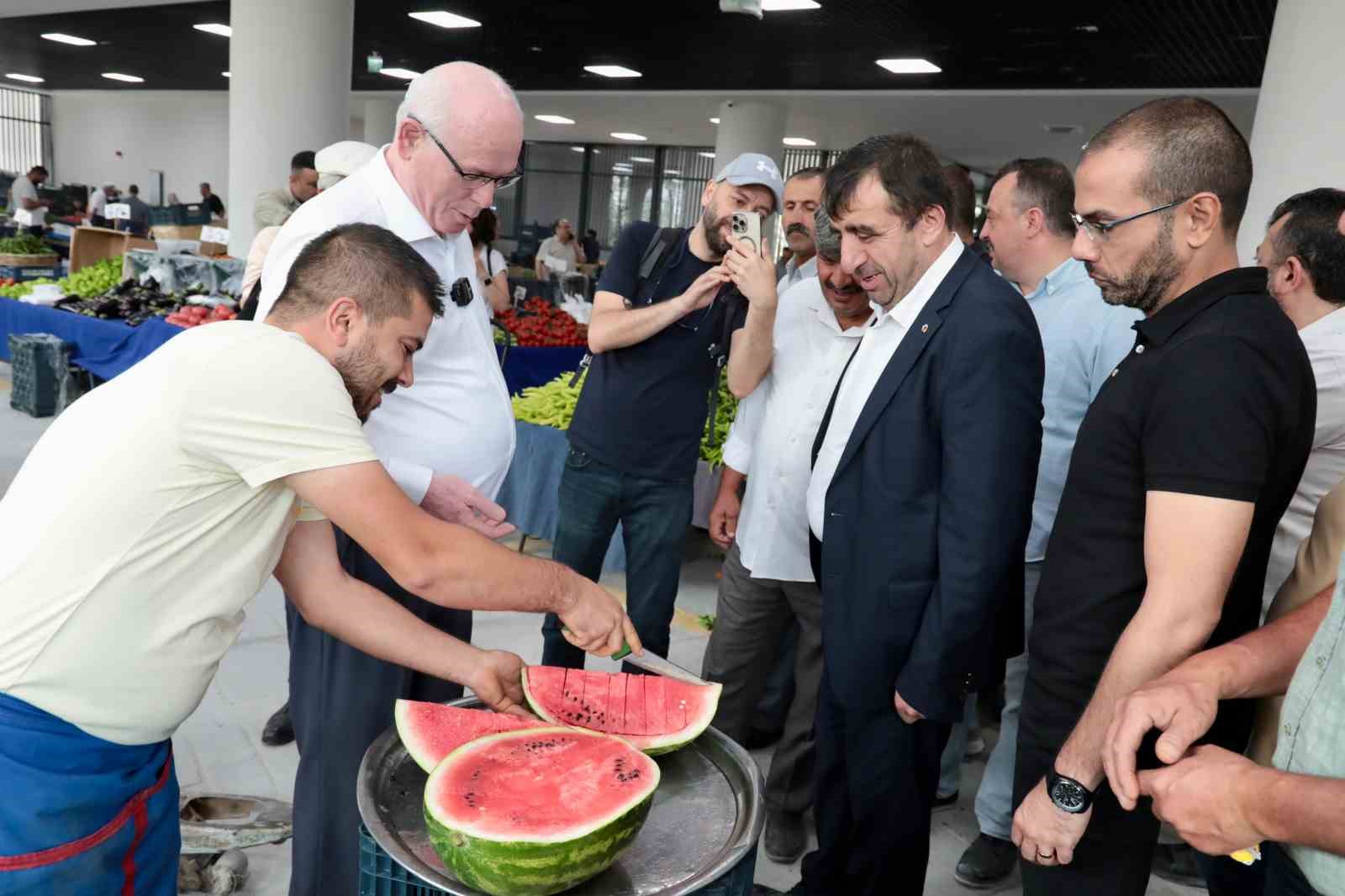 Yenikent Kapalı Pazar Yeri hizmete a&ccedil;ıldı
