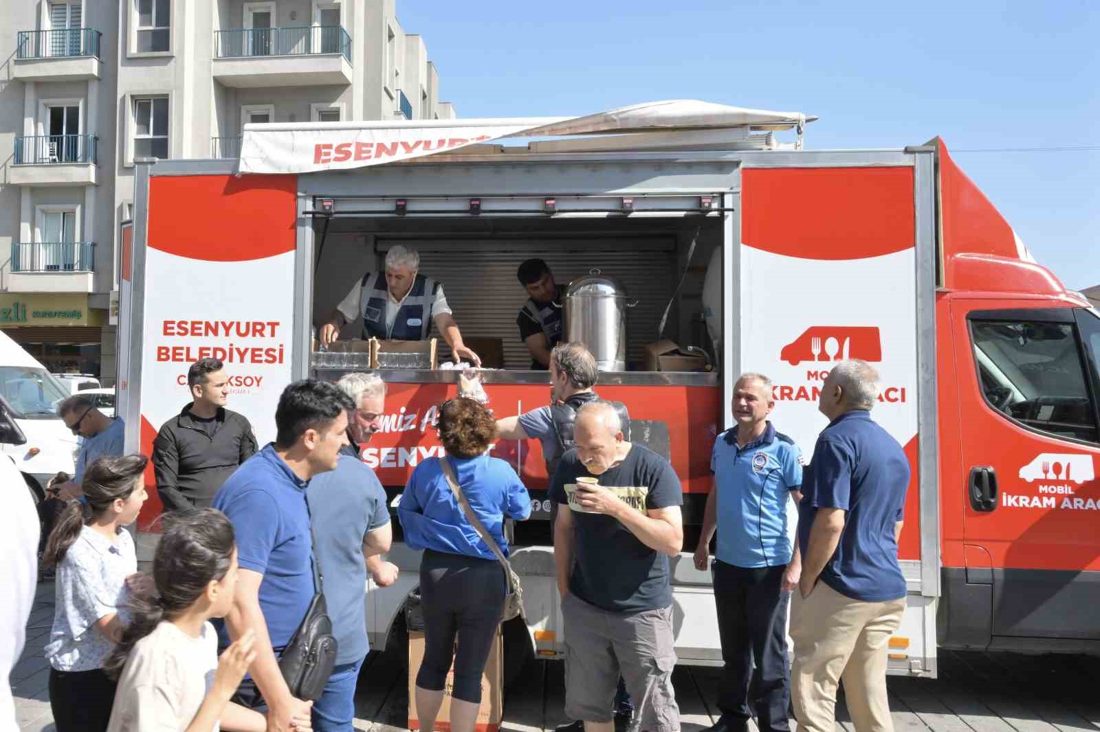 Esenyurt Belediyesi&rsquo;nden YKS g&uuml;n&uuml; &ouml;ğrencilere ve ailelerine destek
