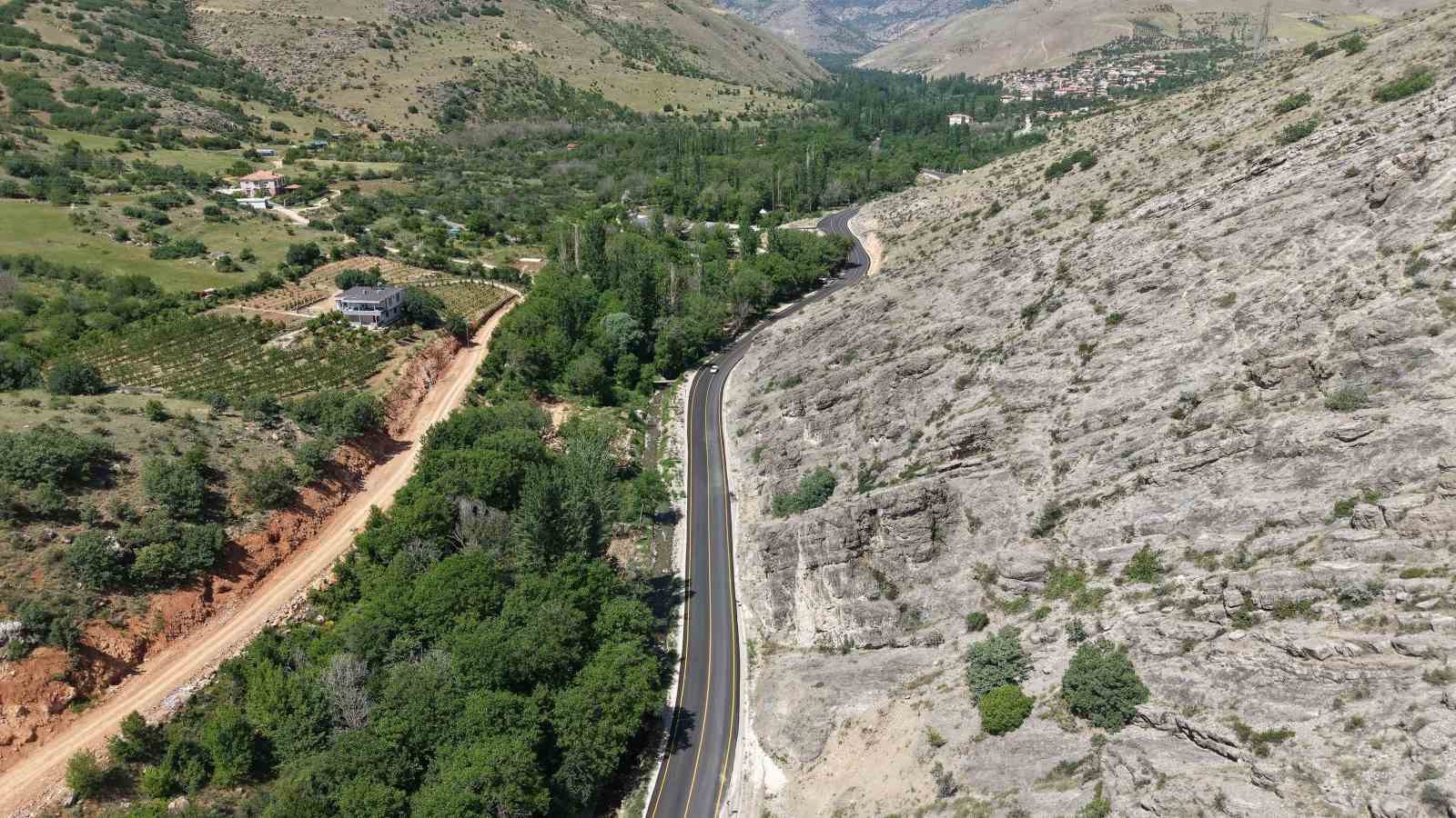 Derebağ Şelalesi &rsquo;ne 12 kilometrelik grup yolu yapıldı
