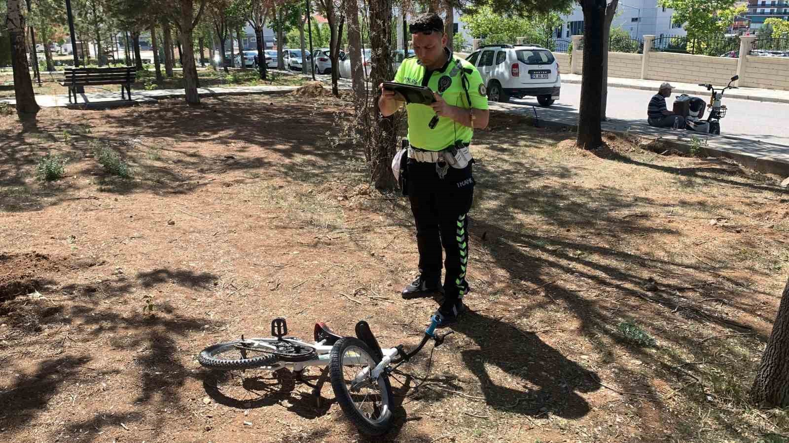 Karaman&rsquo;da motosiklet bisikletli &ccedil;ocuğa &ccedil;arptı: 1 yaralı
