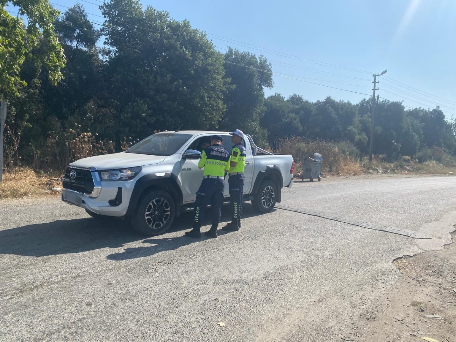 Jandarma ekiplerinden şok trafik uygulaması: 52 sürücüye cezai işlem uygulanı