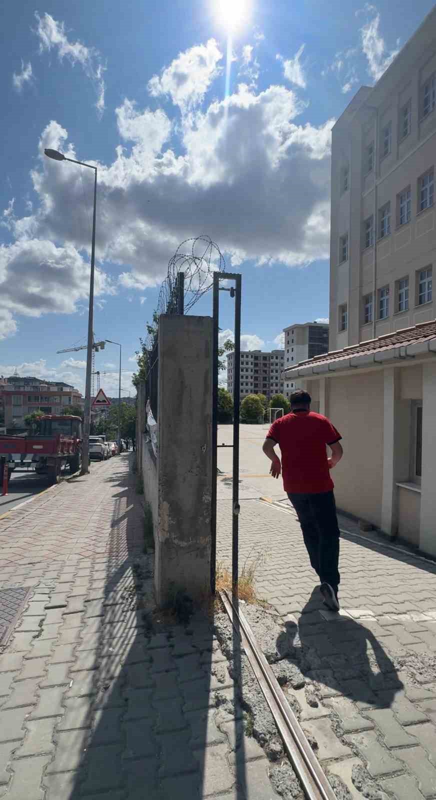 Bağcılar Belediyesi YKS&rsquo;ye giren &ouml;ğrencilerin yardımına koştu
