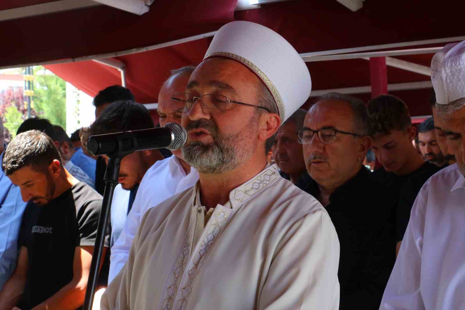 Ankara’da fabrikadaki azot gazı sızıntısından zehirlenen 2 işçi defnedildi