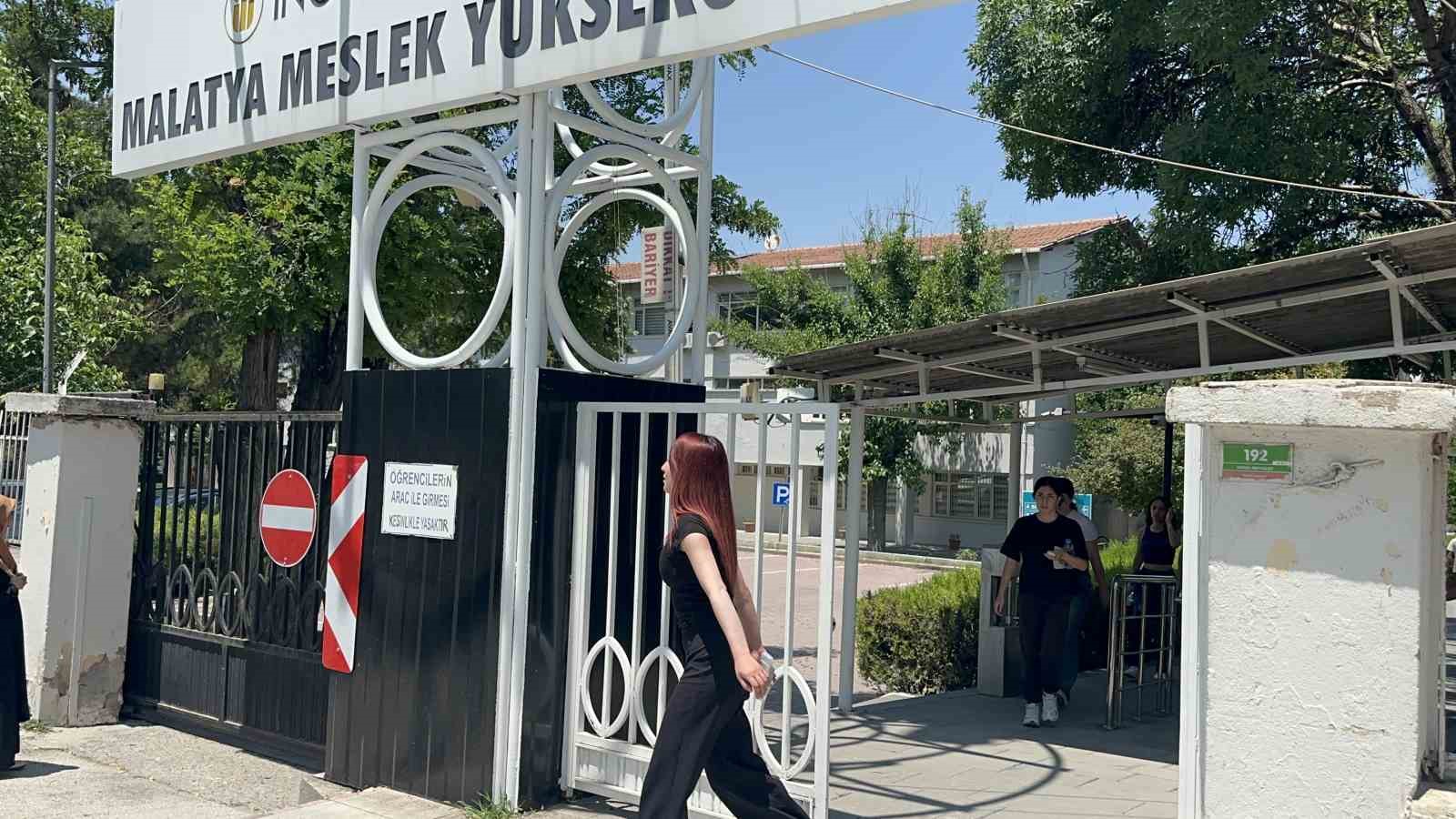 Malatya&rsquo;da AYT heyecanı sona erdi
