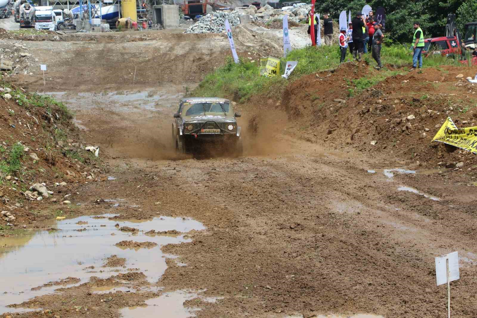 Rize&rsquo;de Off-Road yarışları nefesleri kesti
