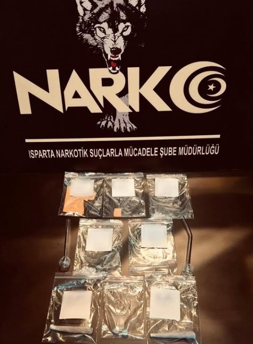 Isparta’da düzenlenen operasyonda çok miktarda uyuşturucu madde ele geçirildi
