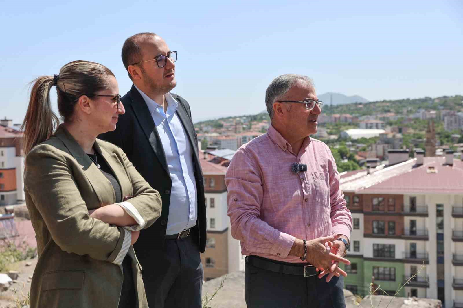 Başkan Özdoğan: "Daha sağlam, daha modern bir Hacılar için sahadayız"