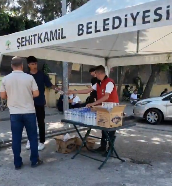 Şehitkamil Belediyesi&rsquo;nden sınava giren &ouml;ğrencilere destek
