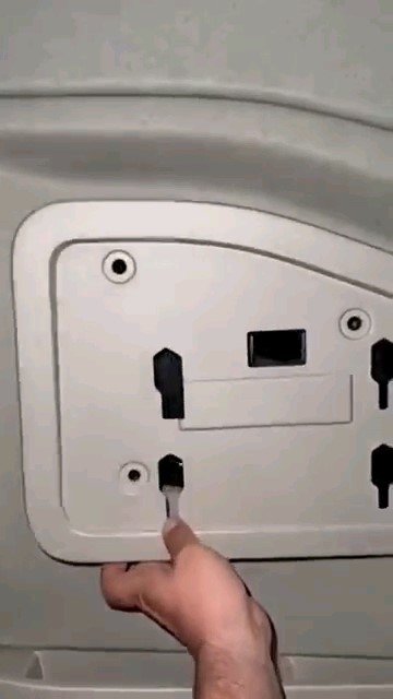 Tırlara gizlenen beyan edilmemiş 200 bin euro sınırda yakalandı
