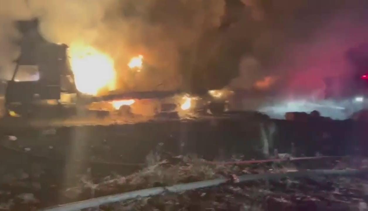 Seyir halindeki tır alev aldı