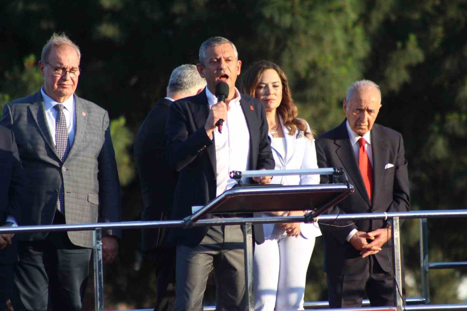 CHP Genel Başkanı Özel, Tekirdağ’da partililere seslendi