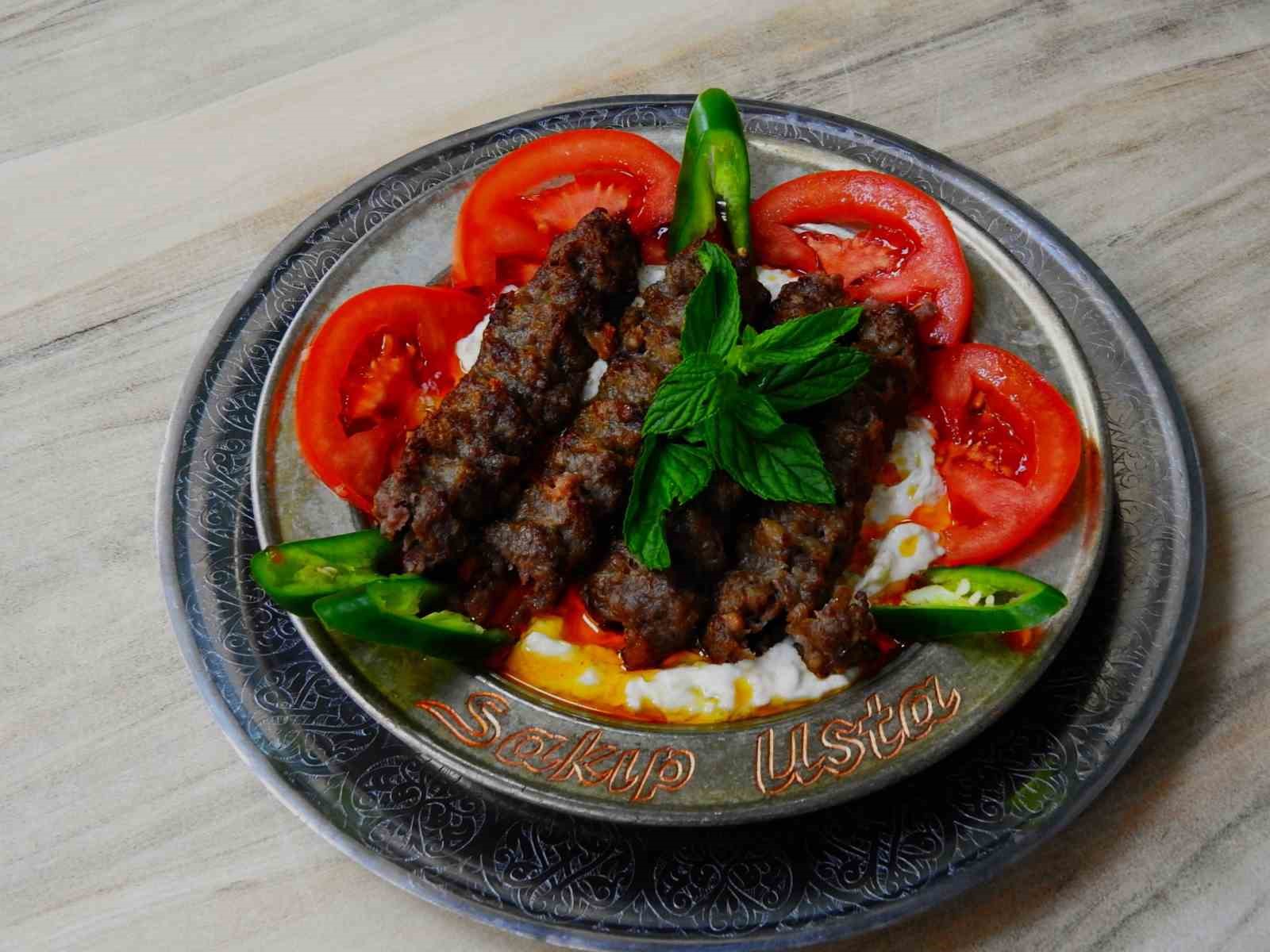 Gaziantep’te yazın vazgeçilmez lezzeti padişah yemeği ’Ali Nazik’
