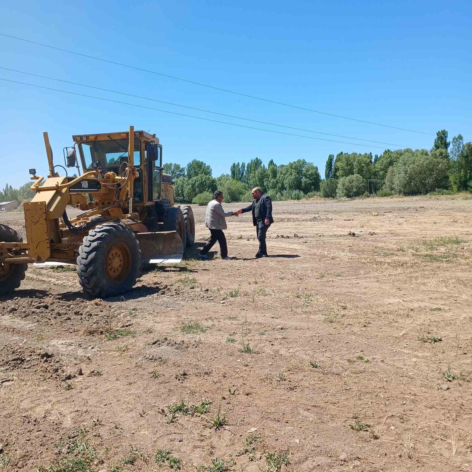 Arpalı&rsquo;da mera alanları yeşillendiriliyor
