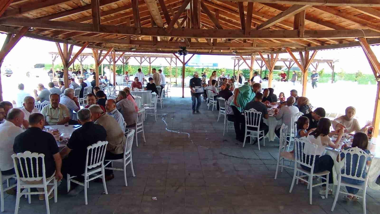 Türkeli esnafı, kahvaltı programında buluştu