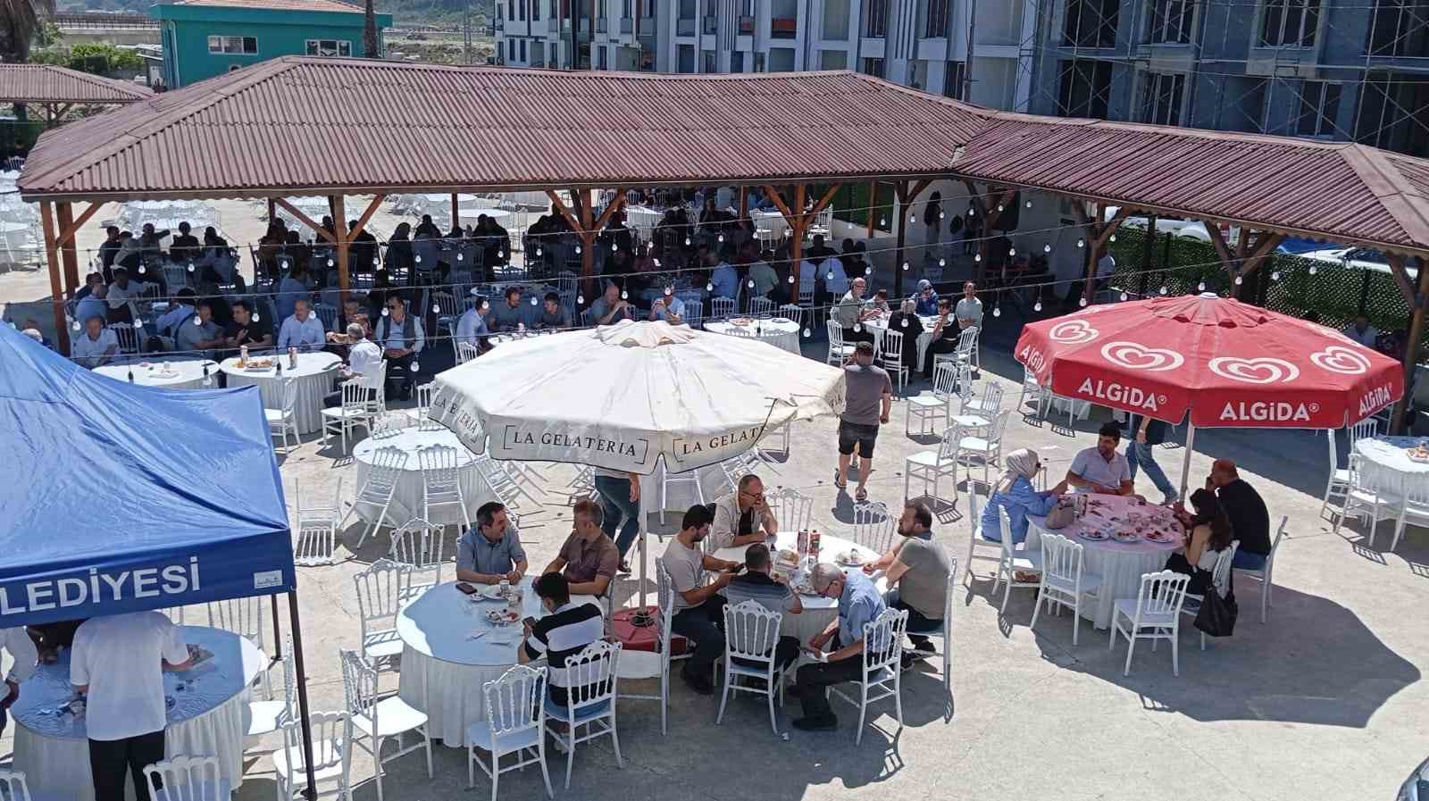 Türkeli esnafı, kahvaltı programında buluştu

