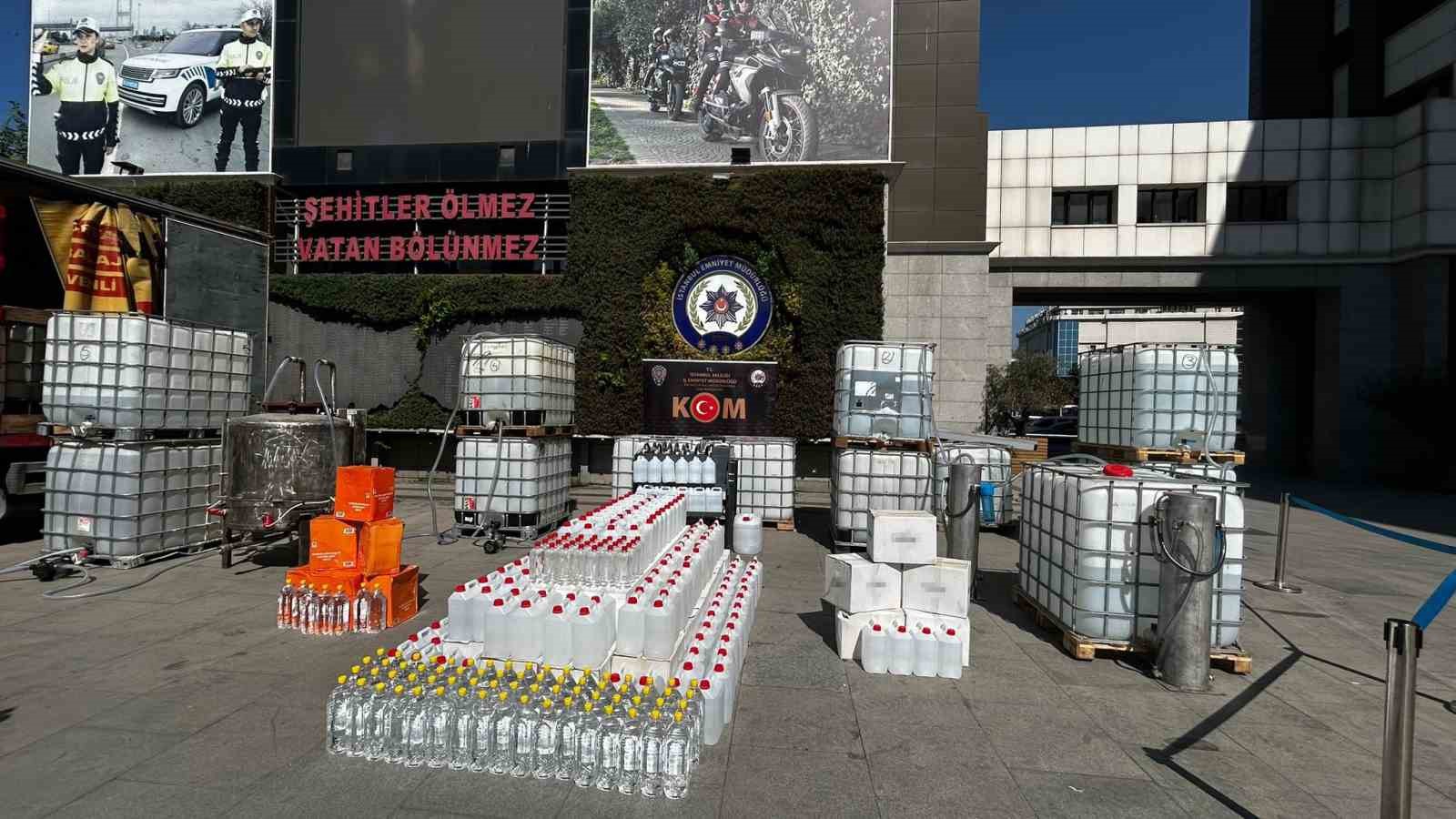 İstanbul’da yaklaşık 19 ton sahte alkol ele geçirildi