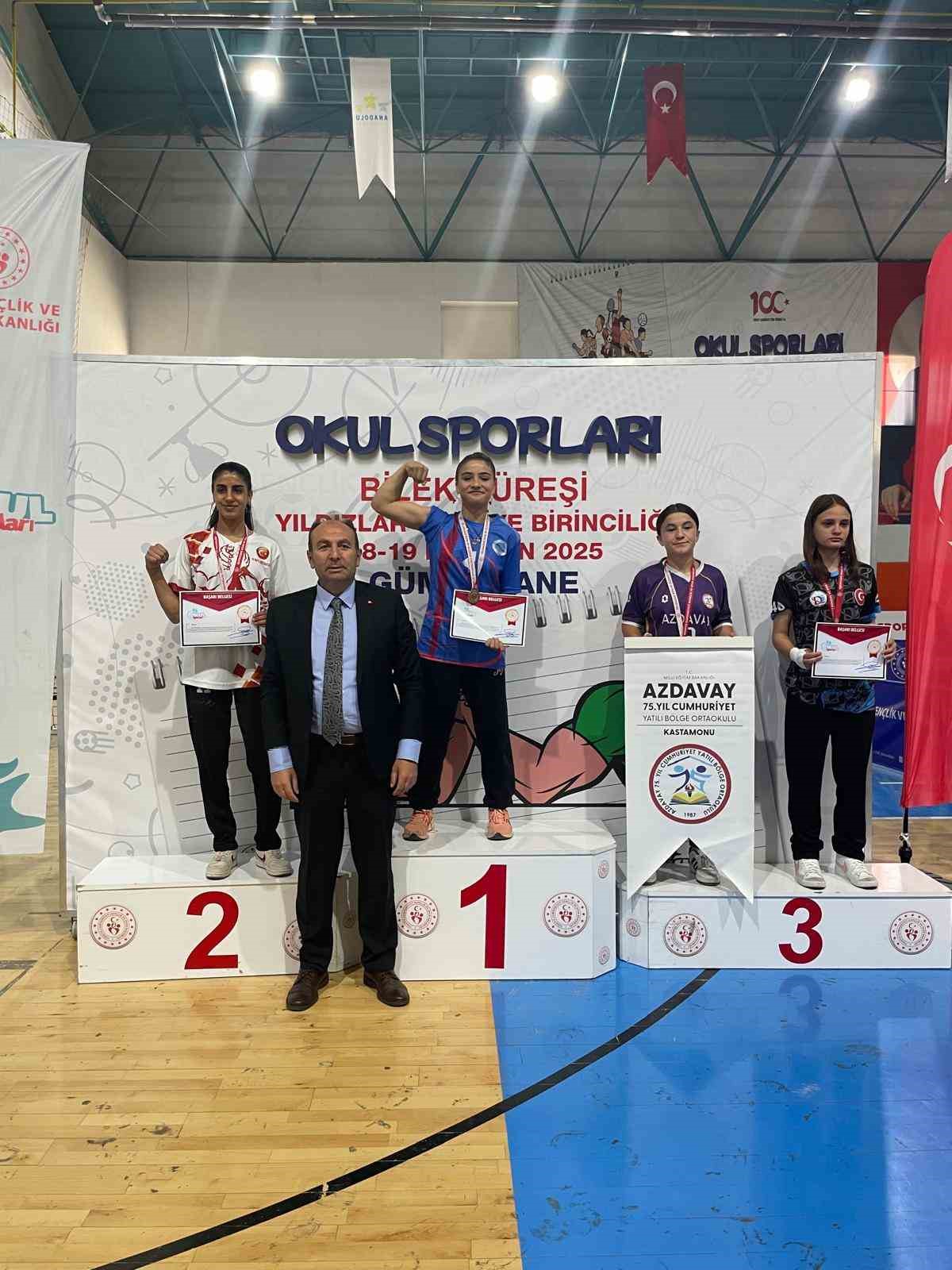 Taşımalı köy okulu öğrencisi Antalyalı Ayşe, Türkiye şampiyonu oldu
