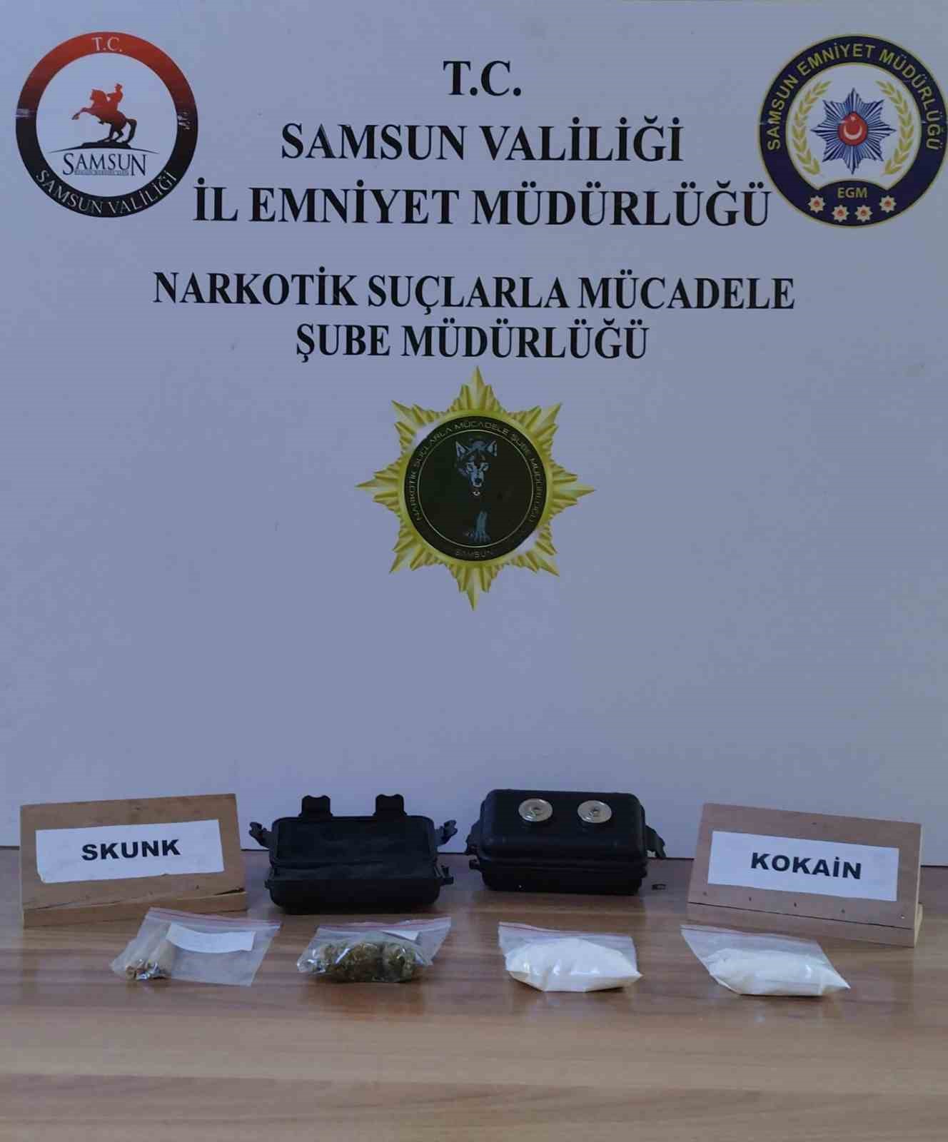 Samsun&rsquo;da aracın motor kısmına gizlenmiş kokain ele ge&ccedil;irildi
