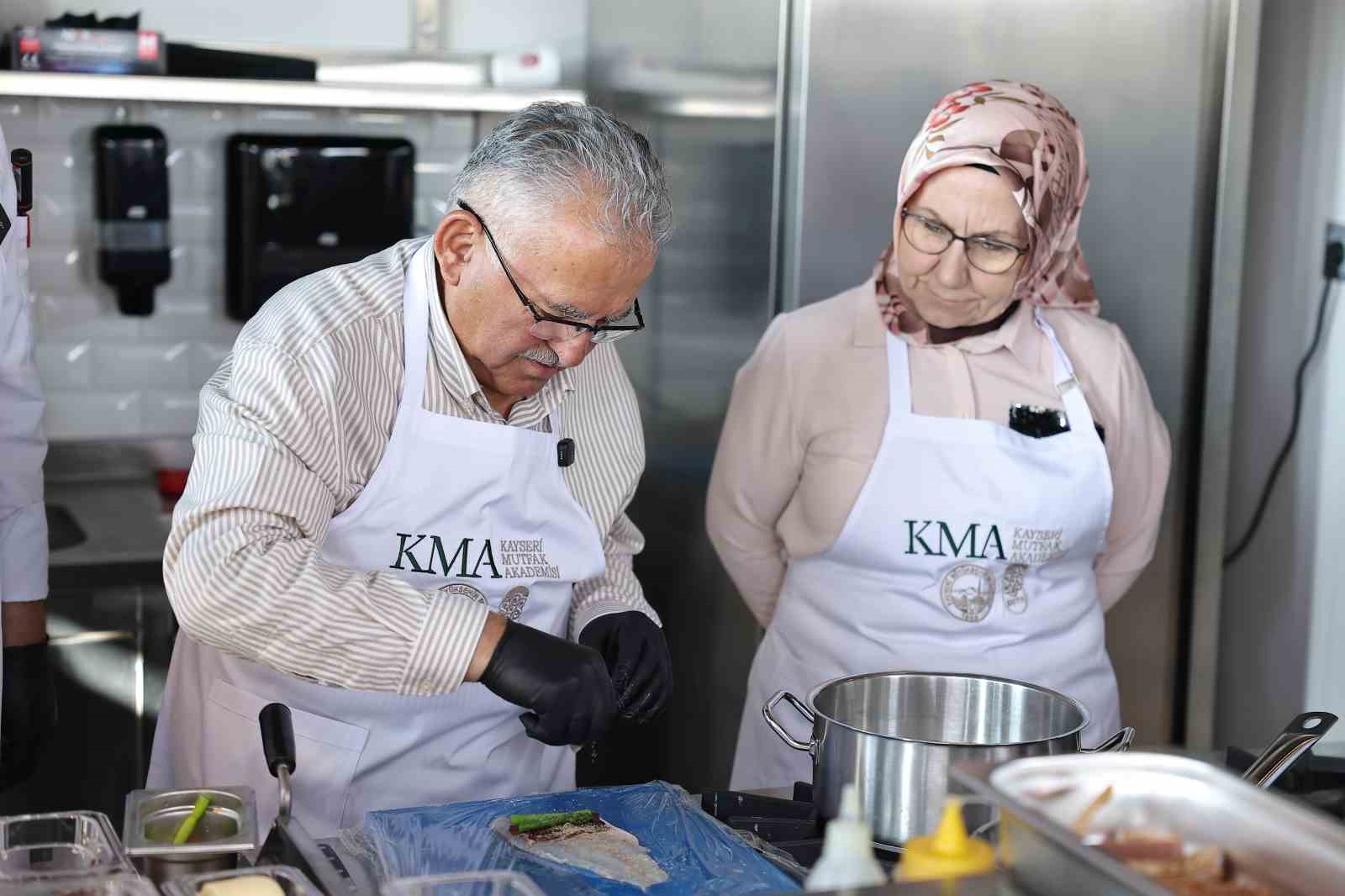 Gen&ccedil; dostu başkan m&uuml;jdeyi verdi: ER&Uuml; Gastronomi ve Mutfak Sanatları B&ouml;l&uuml;m&uuml; &ouml;ğrenci alımına başlıyor
