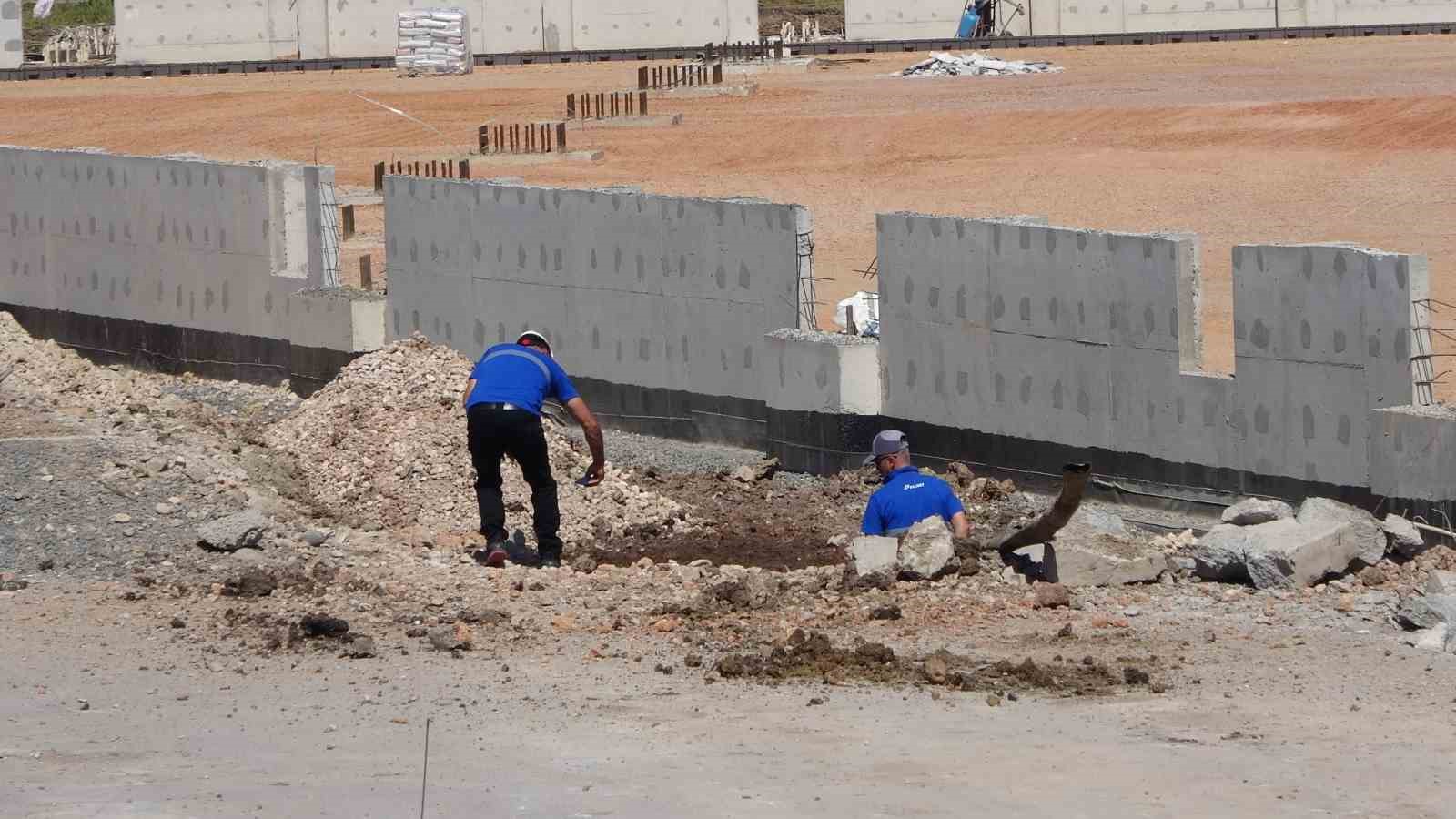 Kepçe, ana hattı patlattı: Çok sayıda ekip sevk edildi
