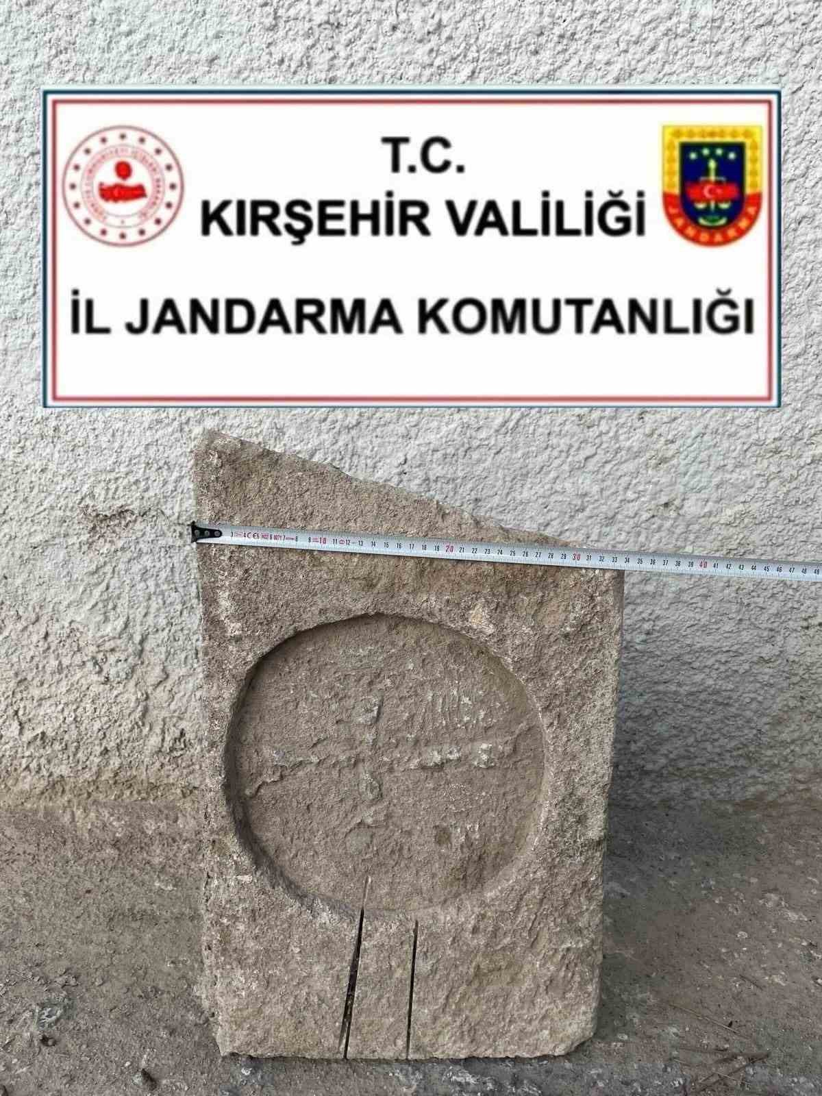 Kırşehir’de Bizans dönemine ait mezar steli ele geçirildi