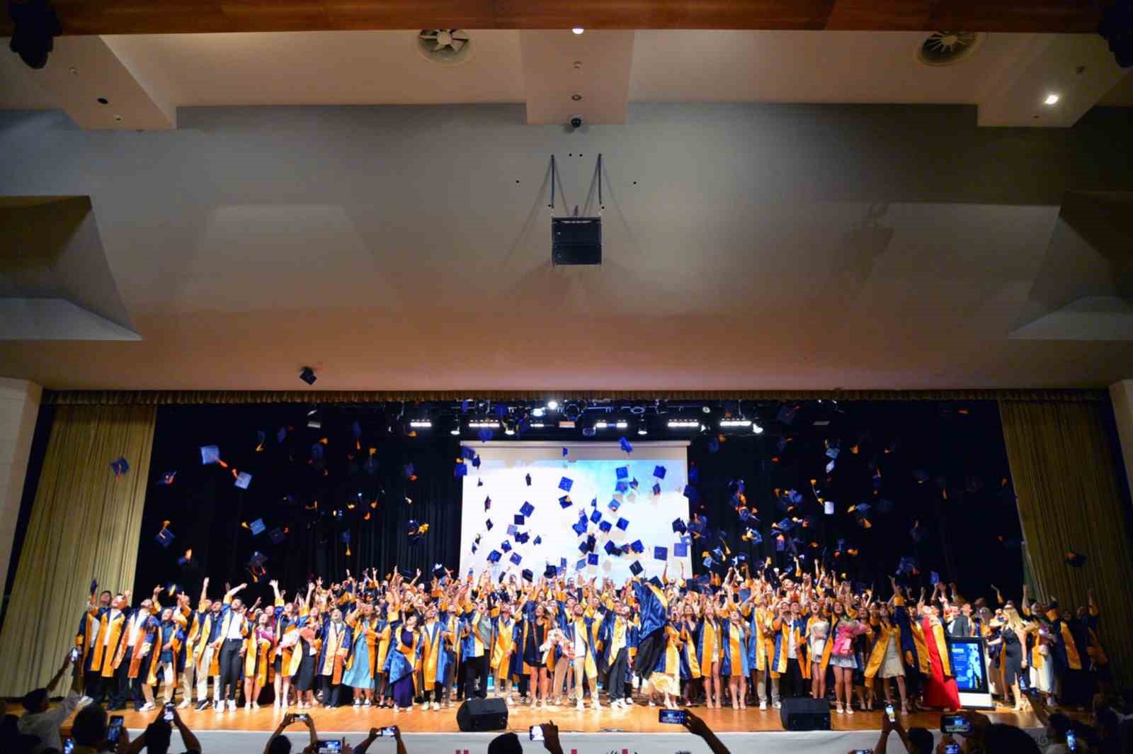 Muğla MYO ile Dalaman MYO&rsquo;da mezuniyet sevinci
