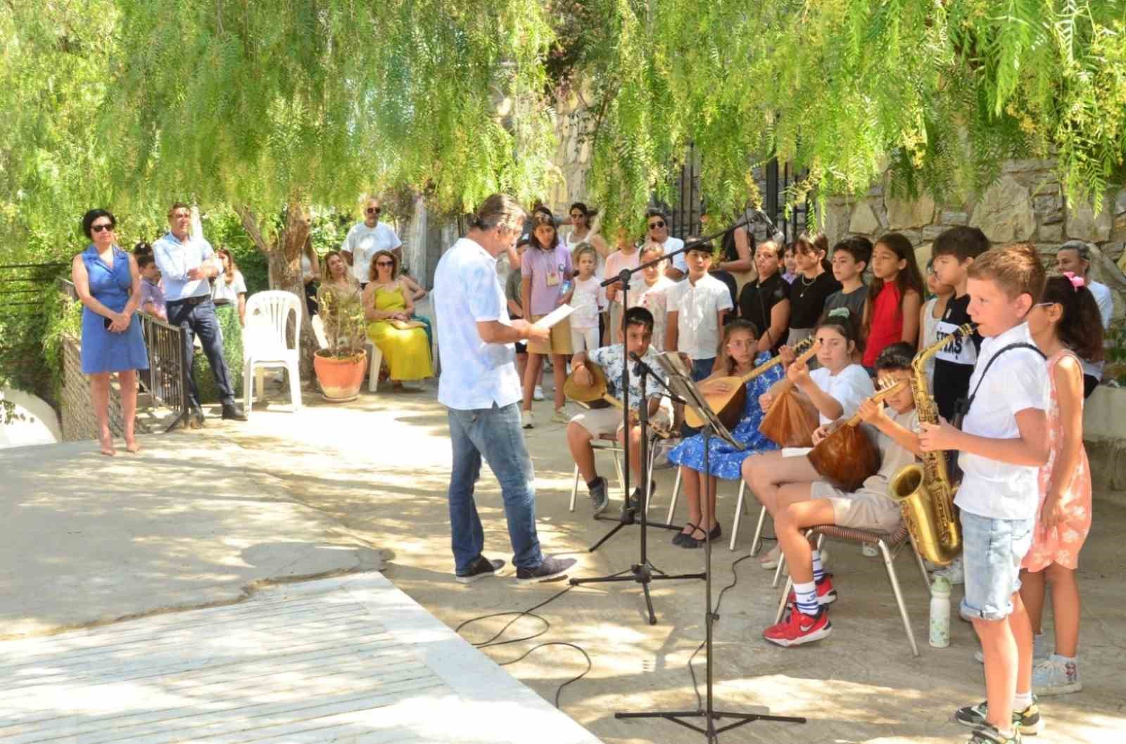 Hikayeler ve resimlerle Bodrum Tarihi sergisi açıldı
