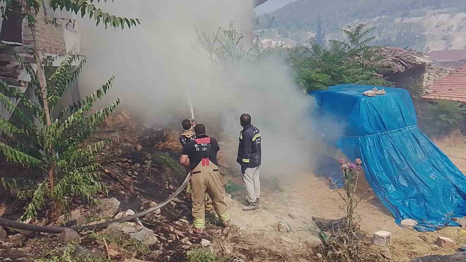 Kırkağa&ccedil;&rsquo;taki orman yangını kontrol altına alındı
