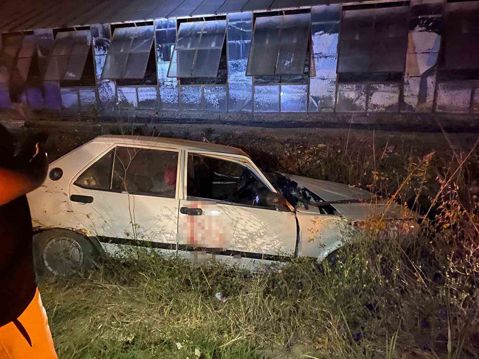 Antalya’da otomobil ile motosiklet çarpıştı: 1 ölü, 2 ağır yaralı
