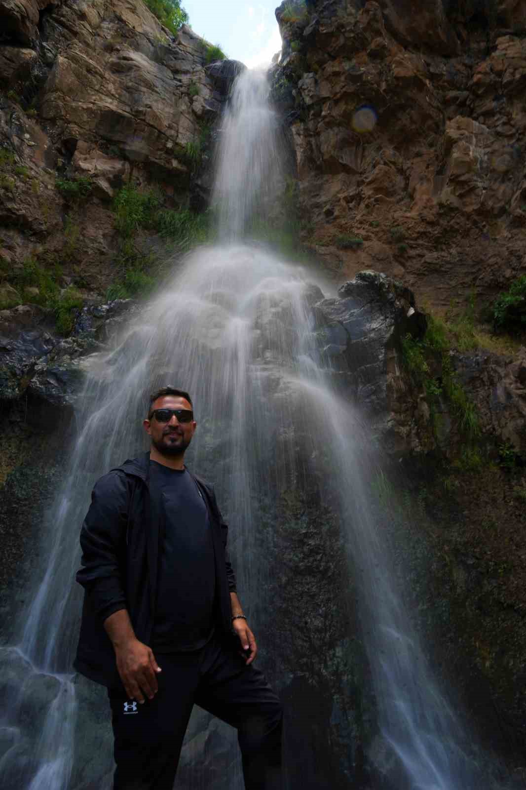 Muş Valisi &Ccedil;akır ve doğa tutkunları, Muş&rsquo;un doğal g&uuml;zelliklerini keşfe &ccedil;ıktı
