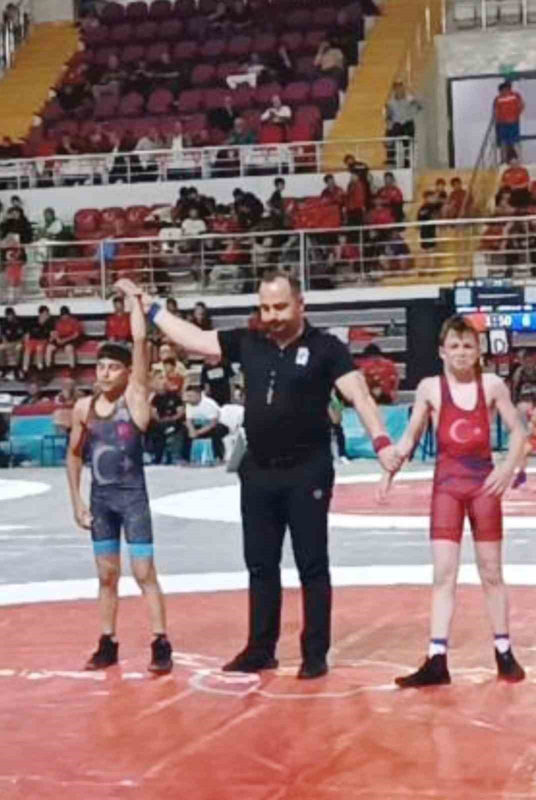 Elazığ Belediyesporlu güreşçi Türkiye 2.’si
