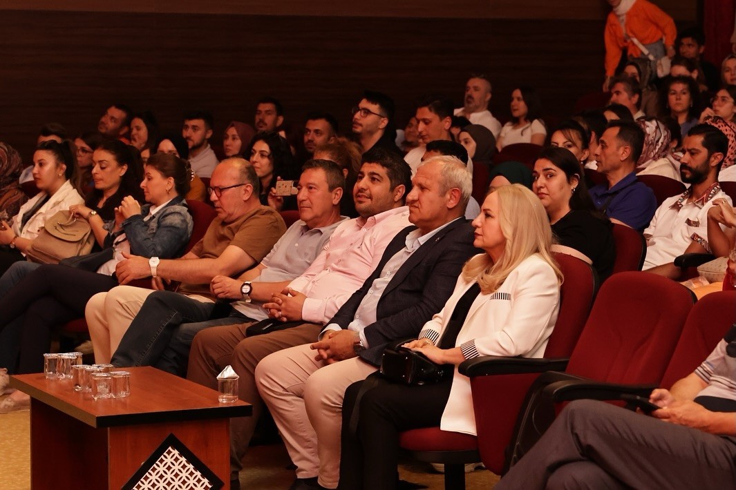 K&uuml;tahya&rsquo;da "Anton &Ccedil;ehov Gecesi" tiyatroseverlerden ilgi
