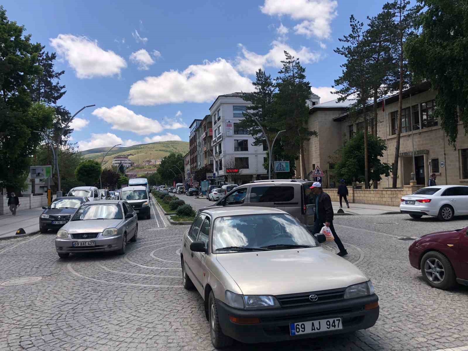 Bayburt’ta trafik ve araç yoğunluğu