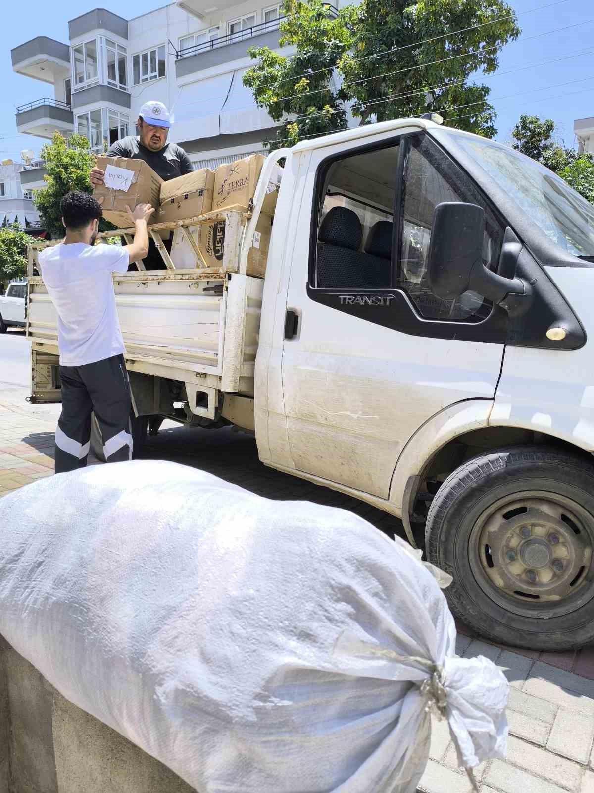 Gazipaşa&rsquo;dan 31&rsquo;inci yardım tırı dualarla yola &ccedil;ıktı
