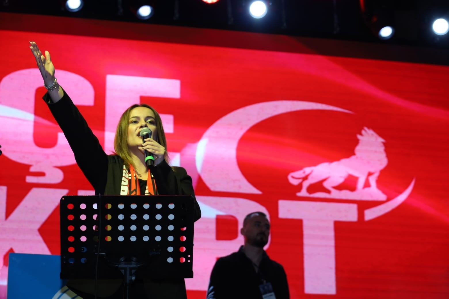 Vezirköprü’de Burçe Bozkurt ve Ali Kınık konseri