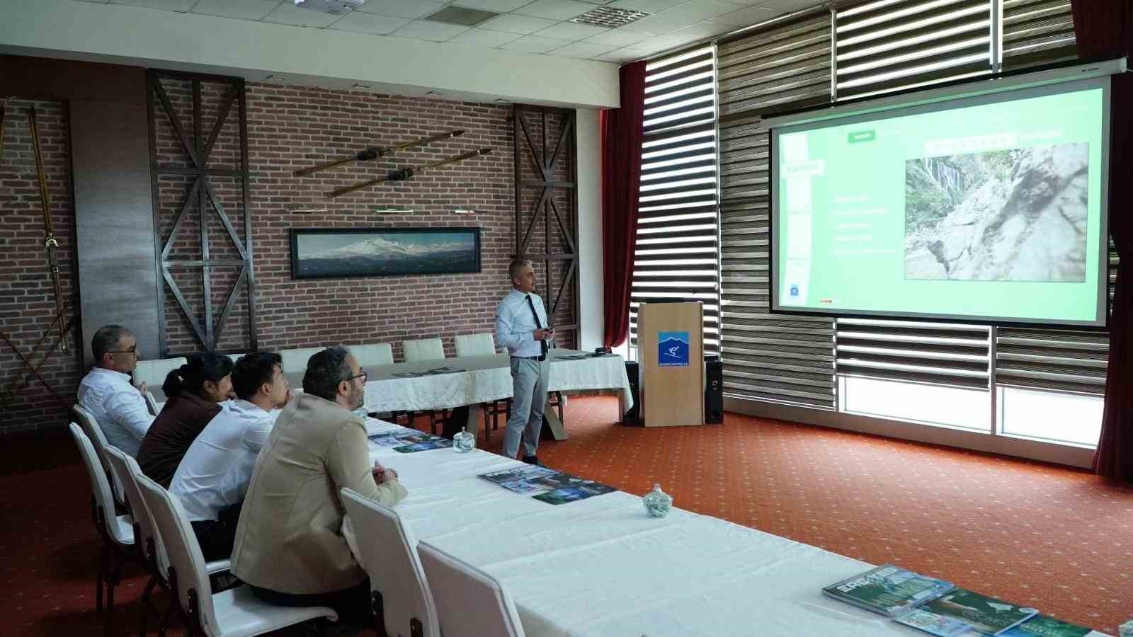 Büyükşehirden Çinli yetkililere, Erciyes ile ilgili kapsamlı kültür ve turizm sunumu