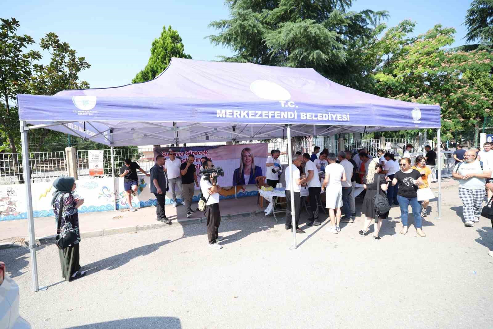 Başkan Doğan ailelerin heyecanlı bekleyişine ortak oldu