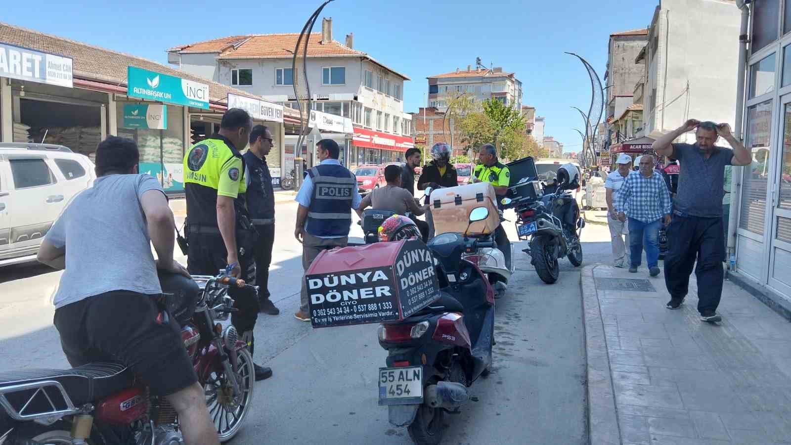 Bafra’da motosiklet denetimi: Kasksız ve ehliyetsiz sürücülere ceza