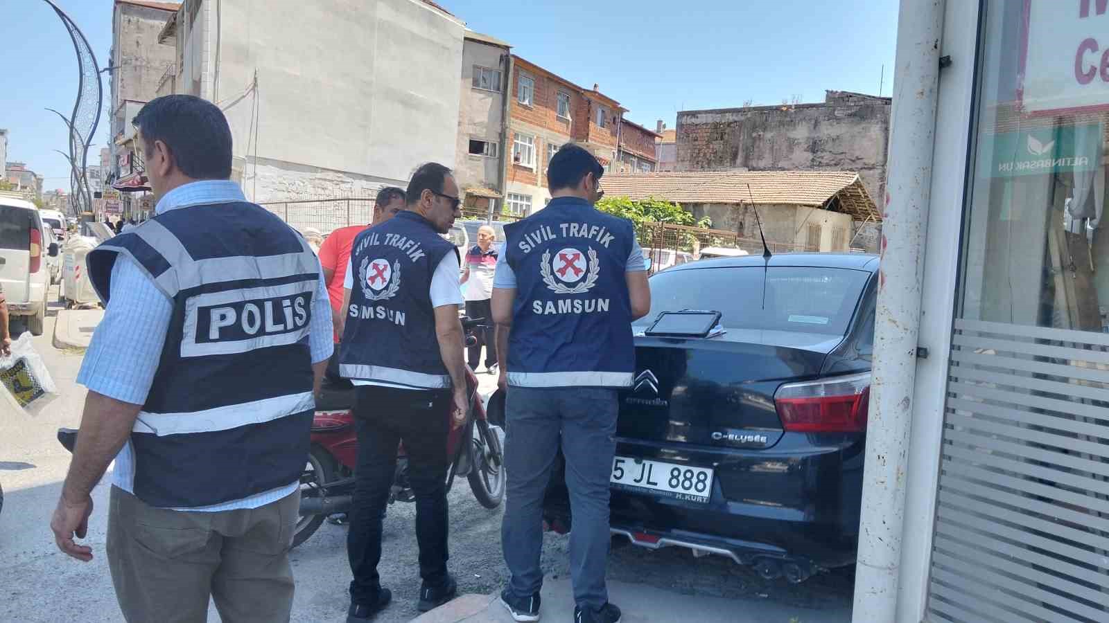 Bafra&rsquo;da motosiklet denetimi: Kasksız ve ehliyetsiz s&uuml;r&uuml;c&uuml;lere ceza
