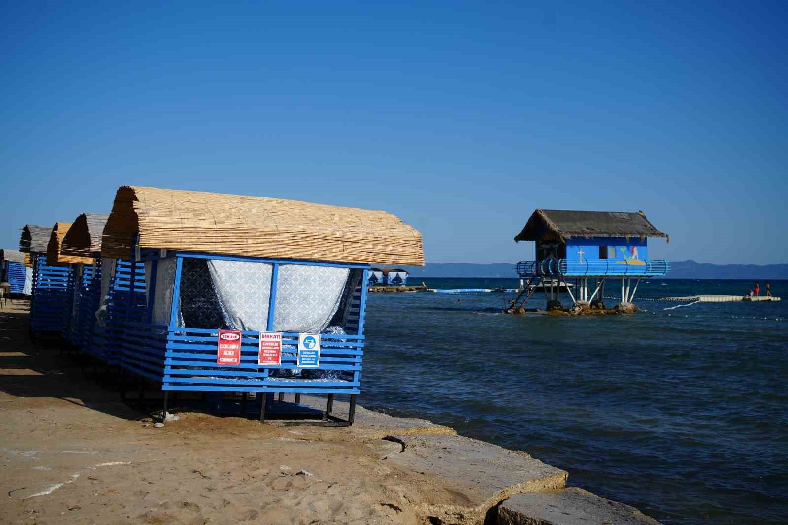 Gurbet&ccedil;iler, Bulgar ve Yunan tatilciler Saros&rsquo;ta tatil yapıyor
