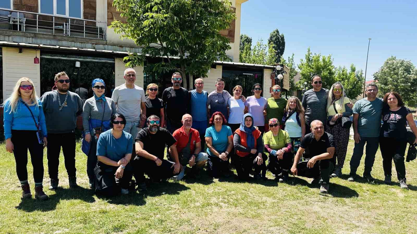 Y&uuml;ksekova&rsquo;nın doğası turistleri b&uuml;y&uuml;ledi
