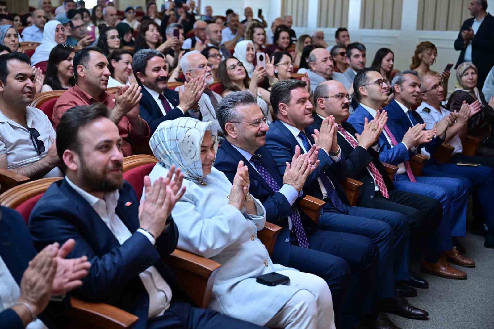 Vali Aksoy, Aile ve Sosyal Hizmetler İl M&uuml;d&uuml;r&uuml; Bayrak&rsquo;ın nikah şahidi oldu
