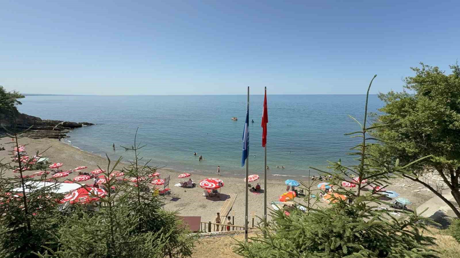 Akçakoca Kale Plajı’na mavi bayrak