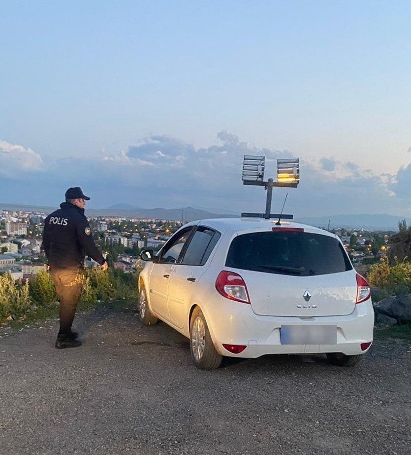 Kars&rsquo;ta &lsquo;şok&rsquo; uygulamalar s&uuml;r&uuml;yor
