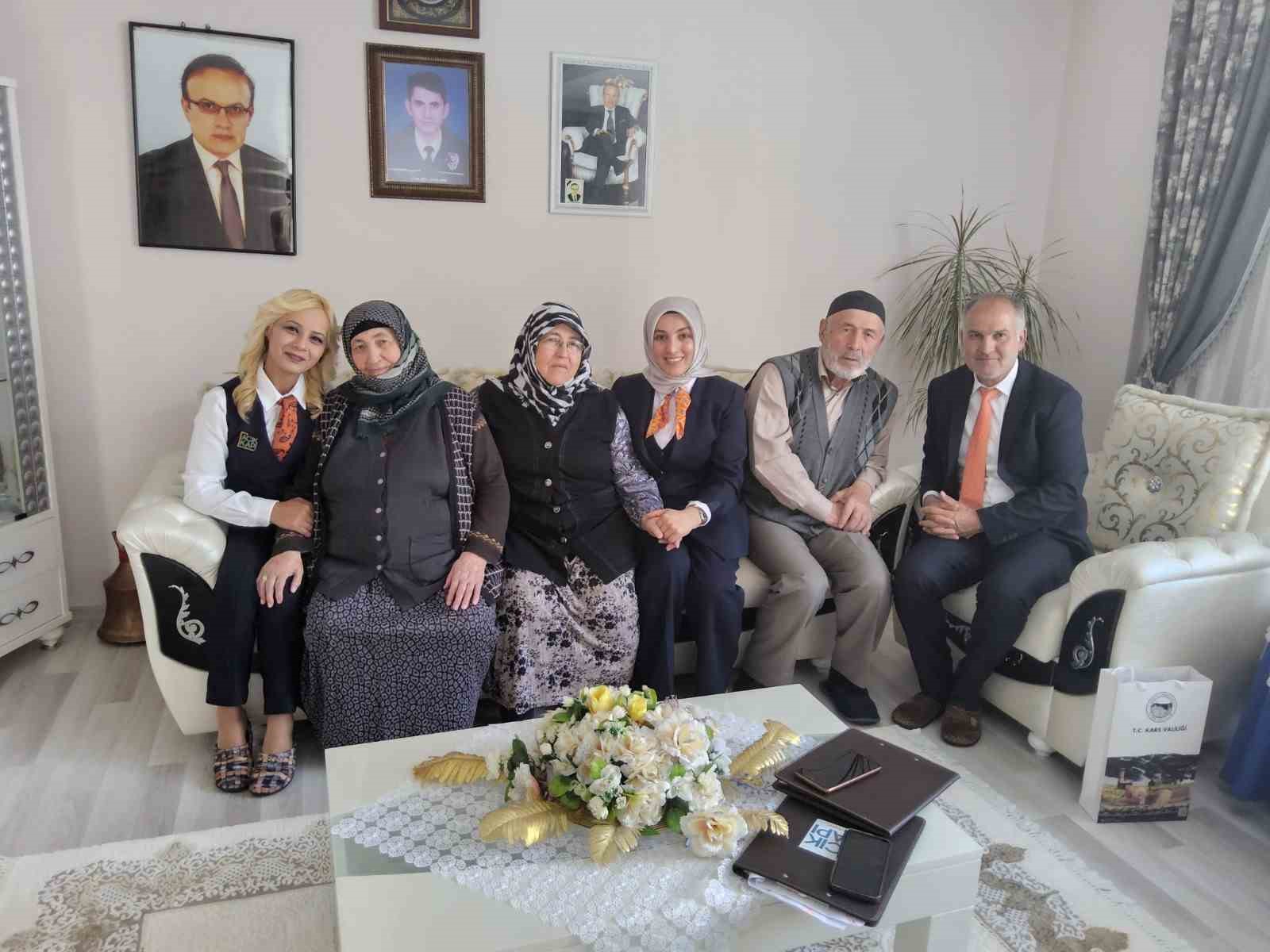 Kars’ta şehit yakınları evlerinde ziyaret edildi