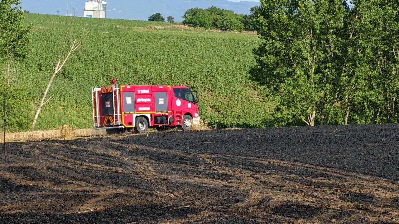 Malkara&rsquo;da buğday tarlasında yangın: 20 d&ouml;n&uuml;m k&uuml;l oldu
