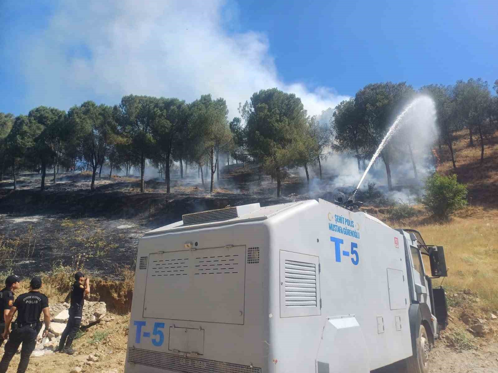 Manisa&rsquo;daki yangın hızlı m&uuml;dahale ile s&ouml;nd&uuml;r&uuml;ld&uuml;
