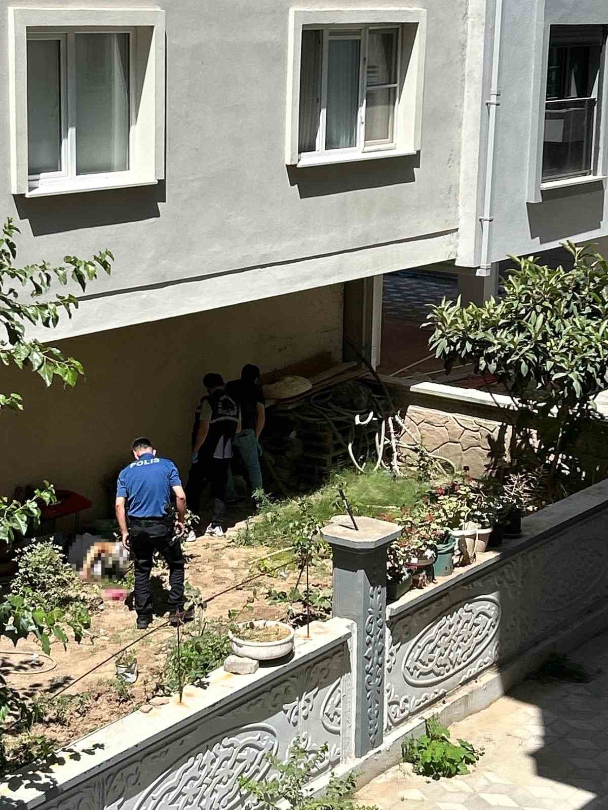 Manisa’da bunalıma giren bir kişi intihar etti