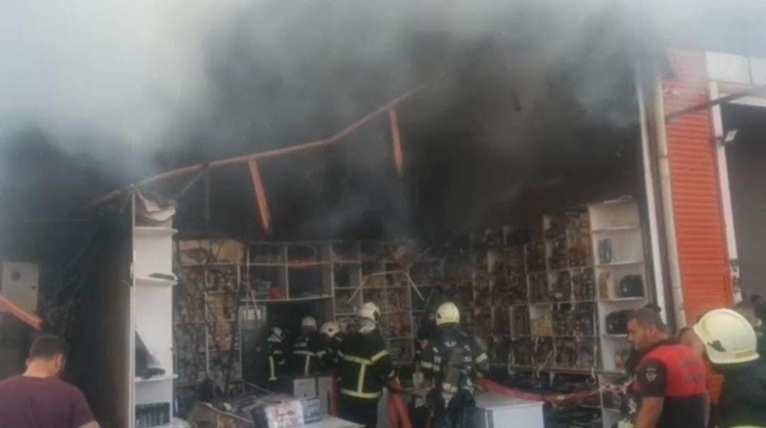 Şanlıurfa’da iş yeri yangını kontrol altına alındı