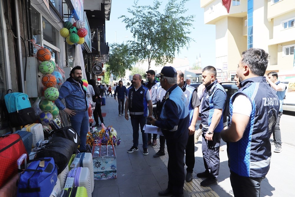 Ardahan’da kaldırım işgaline geçit yok